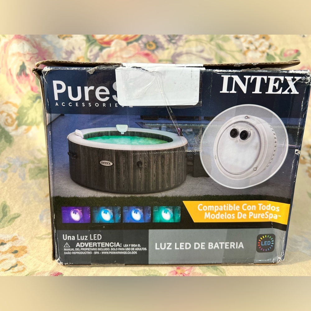 Intex LED Pool Light - Green - Picture 9 of 16